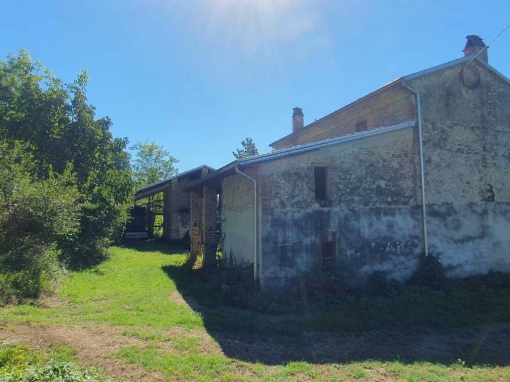 Rustico / casale a Carpaneto piacentino in Frazione Rezzano - Foto 5