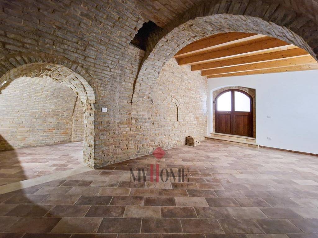 Casa indipendente a Castignano in Via Roma, 11 - Foto 2