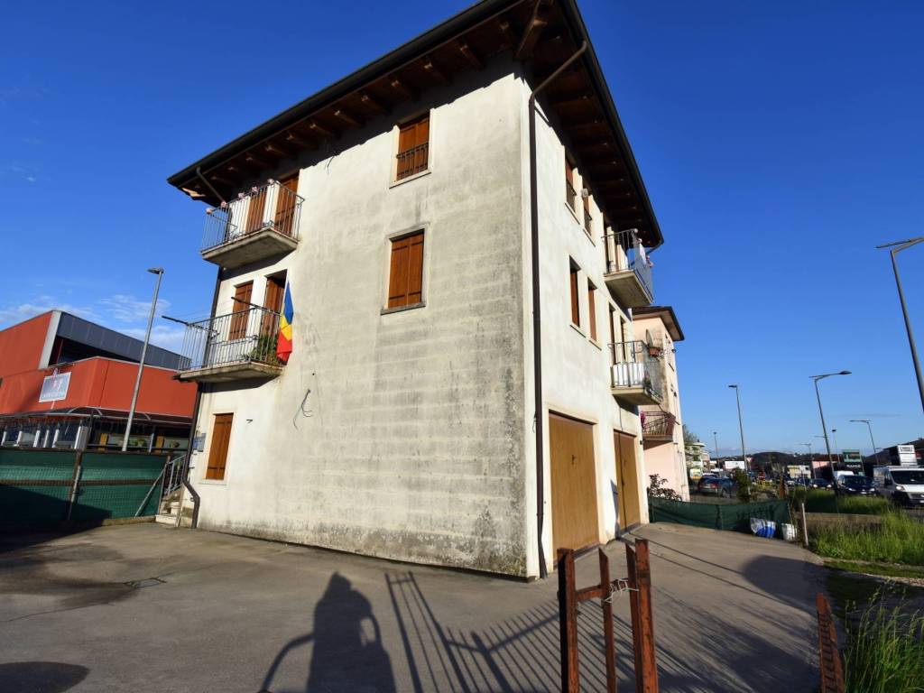 Appartamento a Cornedo vicentino in Via A. Pigafetta, 10 - Foto 4