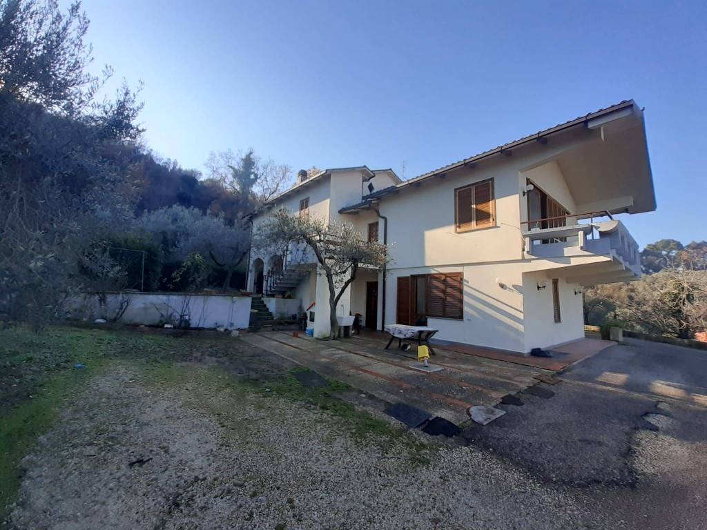 Villa a Terni in Strada delle Querce - Foto 4