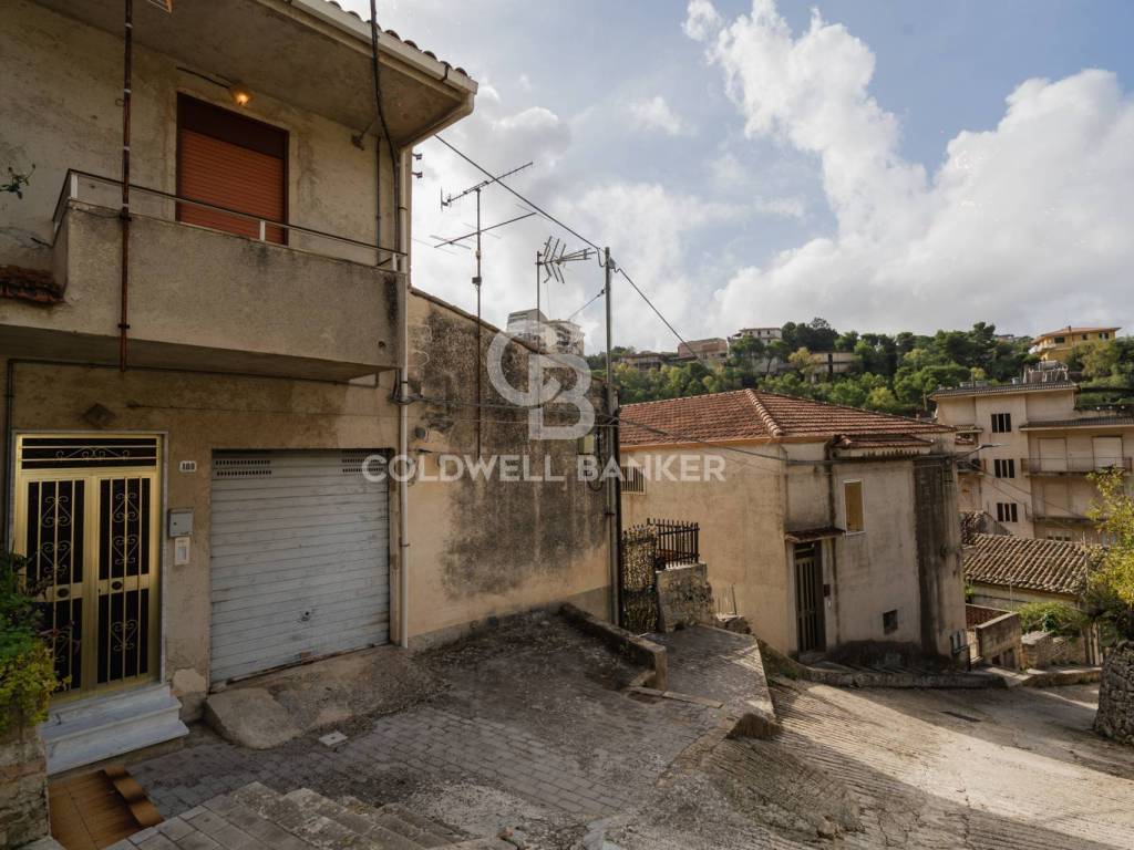 Casa indipendente a Modica in S. Comunale San. Giuliano, 6 - Foto 3