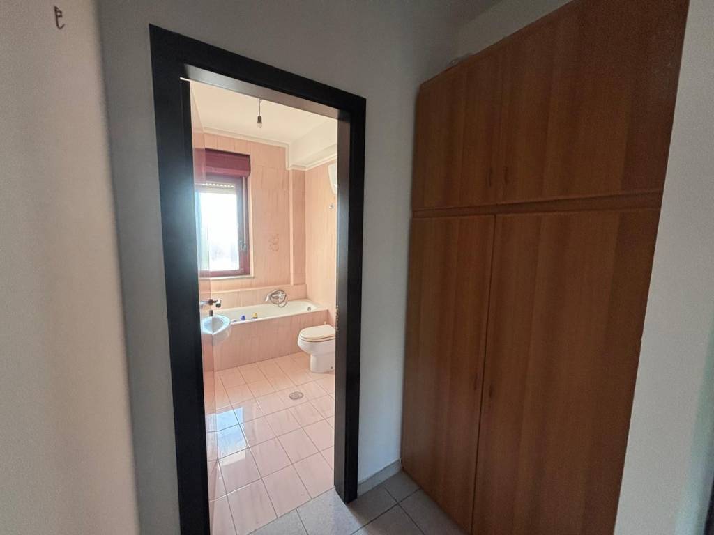 Appartamento a Lamezia terme in Via Senatore Arturo Perugini, 11 - Foto 2