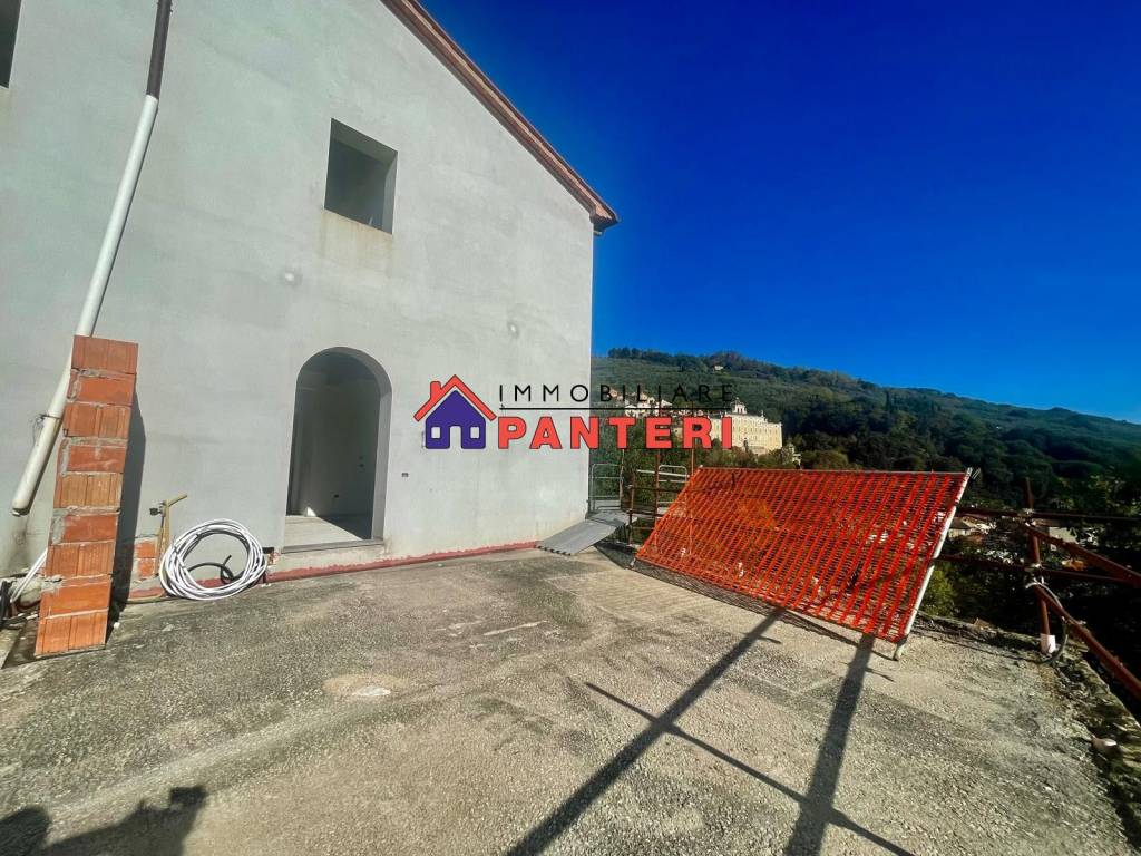 Appartamento a Pescia in Via Benvenuto Pasquinelli - Foto 2