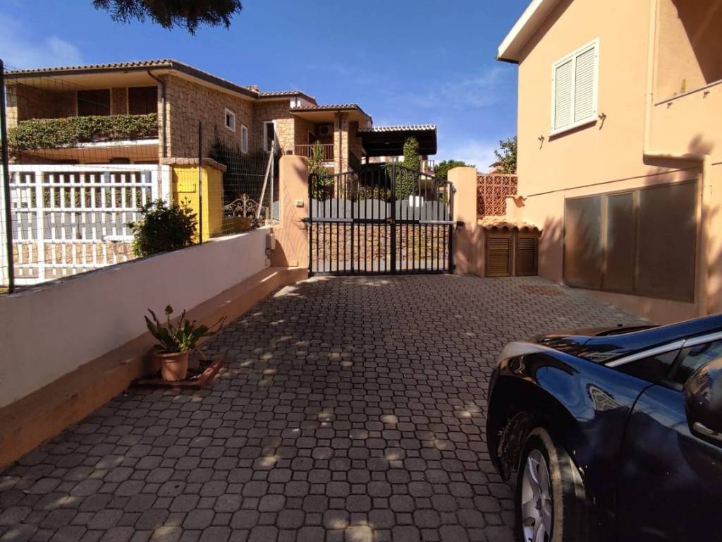 Villa a Badesi in Via D. Alighieri - Foto 3