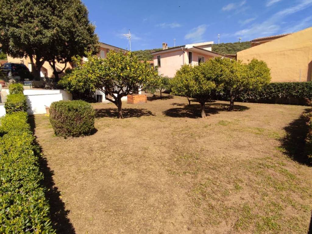 Villa a Badesi in Via D. Alighieri - Foto 2