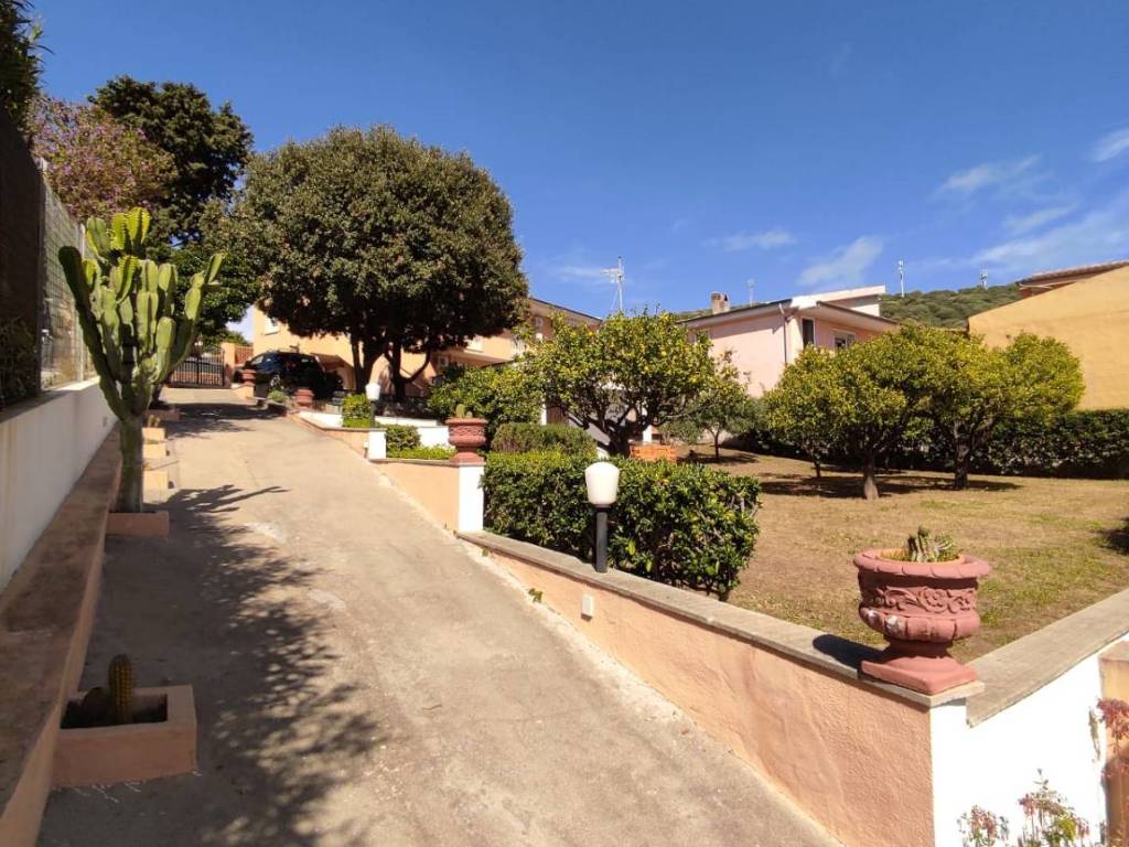 Villa a Badesi in Via D. Alighieri - Foto 3