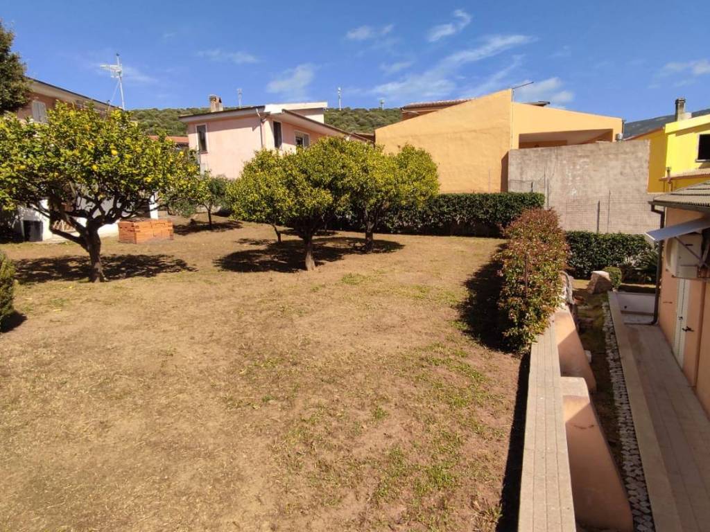 Villa a Badesi in Via D. Alighieri - Foto 5