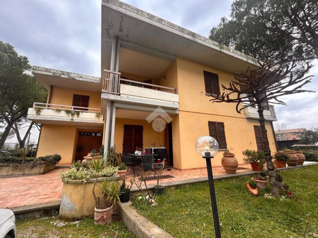 Villa a Deruta in Via Giovanni Pascoli, 11 - Foto 2