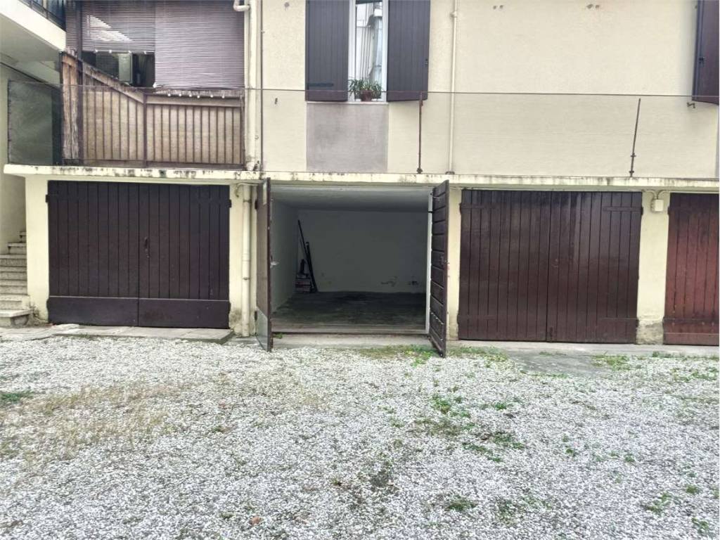 Box / garage a Ferrara in Corso Isonzo, 53 - Foto 2