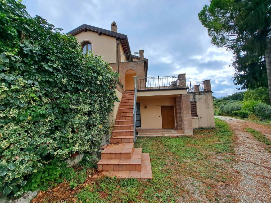 Villa a Nocera umbra in Vocabolo Largnano - Foto 5