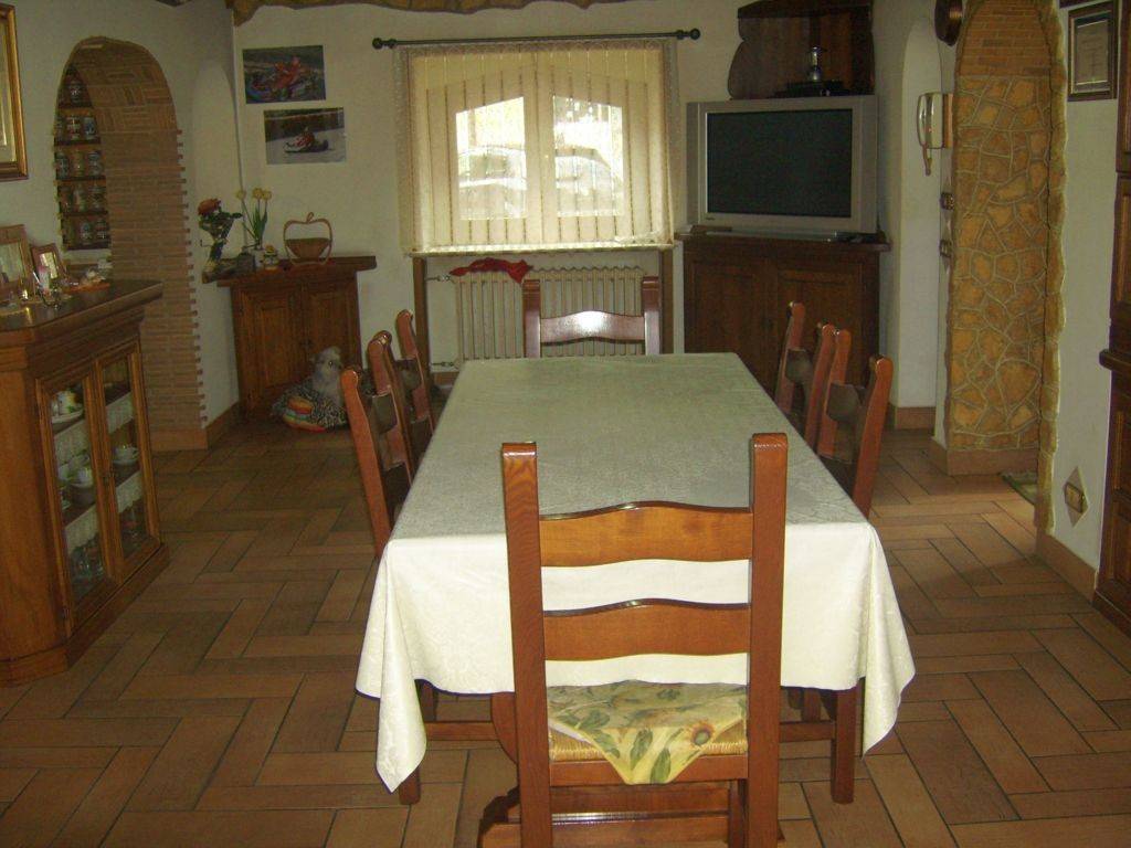 Villa a Tagliacozzo in Via Lungo Imele, 64 - Foto 2
