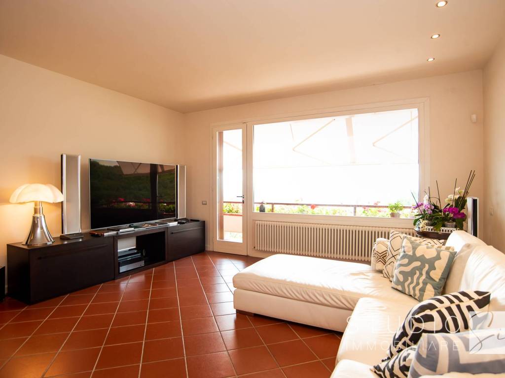 Villa a Montale in Via Ugo Foscolo - Foto 4