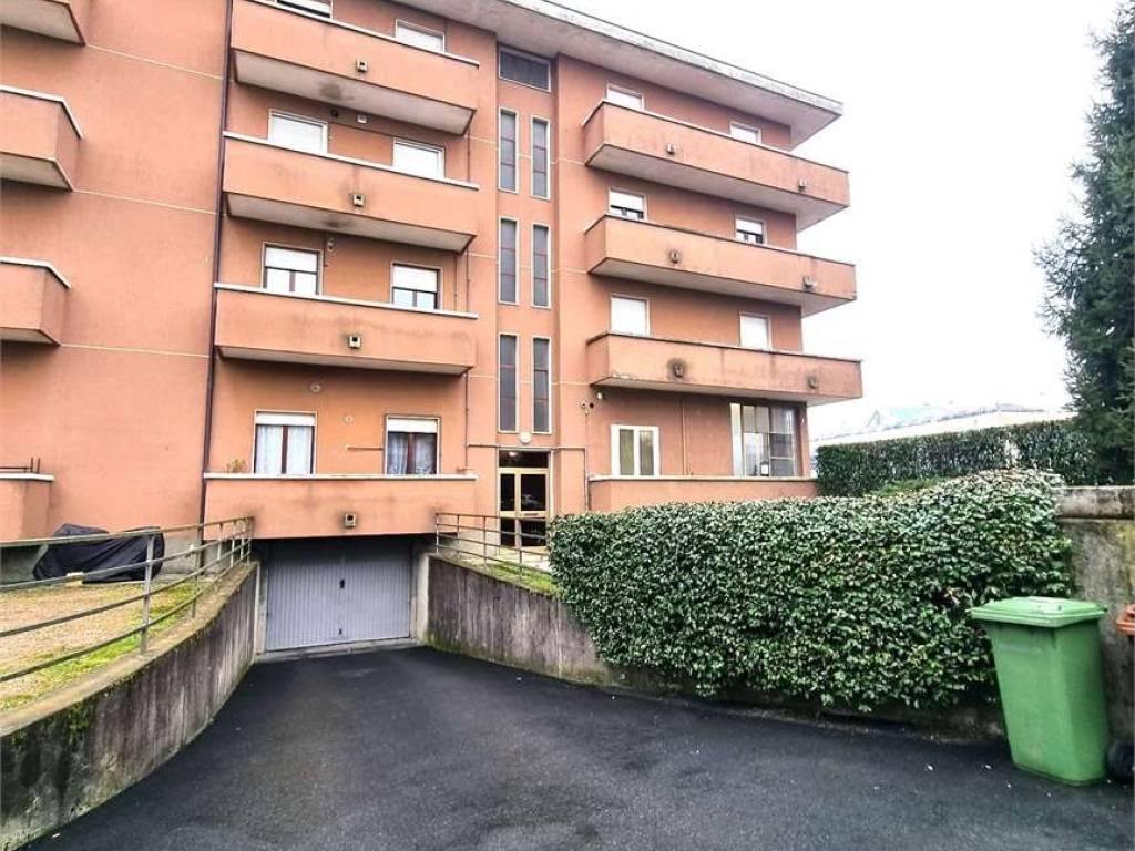 Appartamento a Gazzada schianno in via Gallarate, 55 - Foto 3