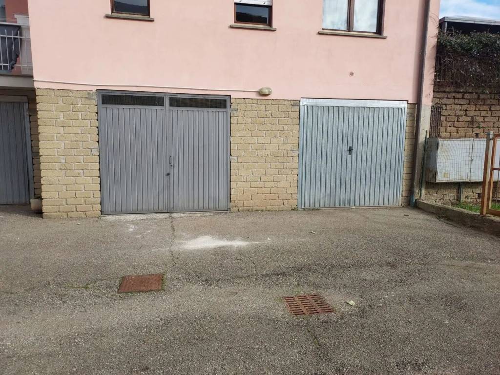 Box / garage a Capranica in Antica Strada Della Valle Dei Santi S.N.C. - Foto 2