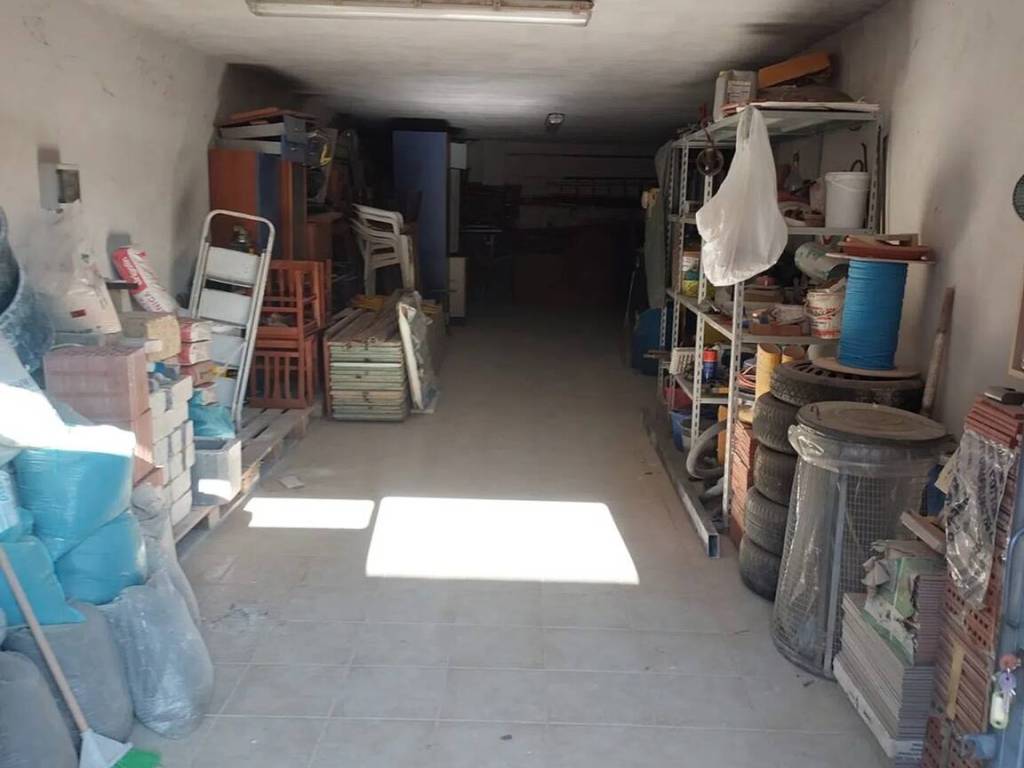 Box / garage a Capranica in Antica Strada Della Valle Dei Santi S.N.C. - Foto 4