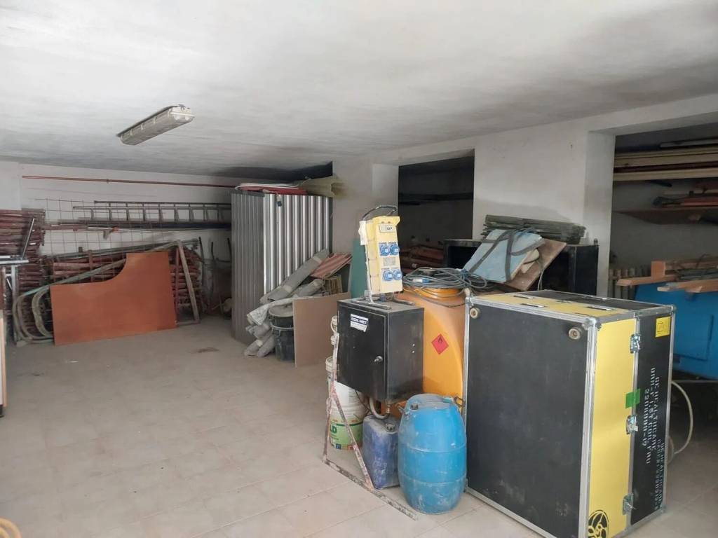 Box / garage a Capranica in Antica Strada Della Valle Dei Santi S.N.C. - Foto 5
