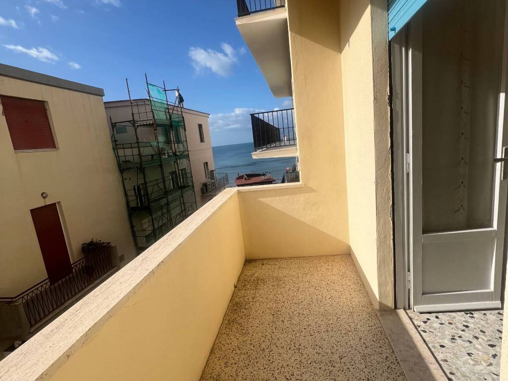 Appartamento a Follonica in Via Giosuè Carducci - Foto 2
