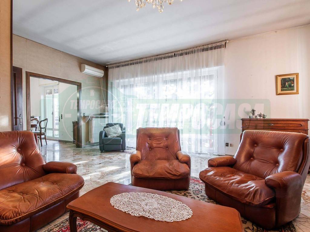 Villa a Cislago in Via Cesare Battisti - Foto 2