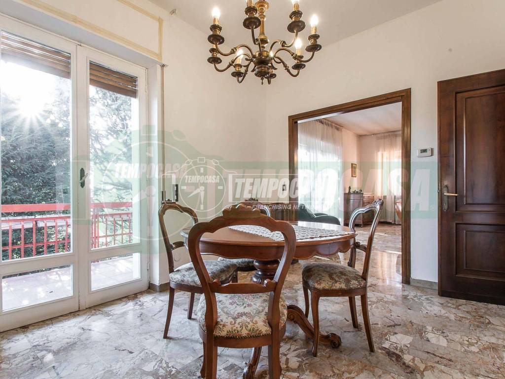 Villa a Cislago in Via Cesare Battisti - Foto 5