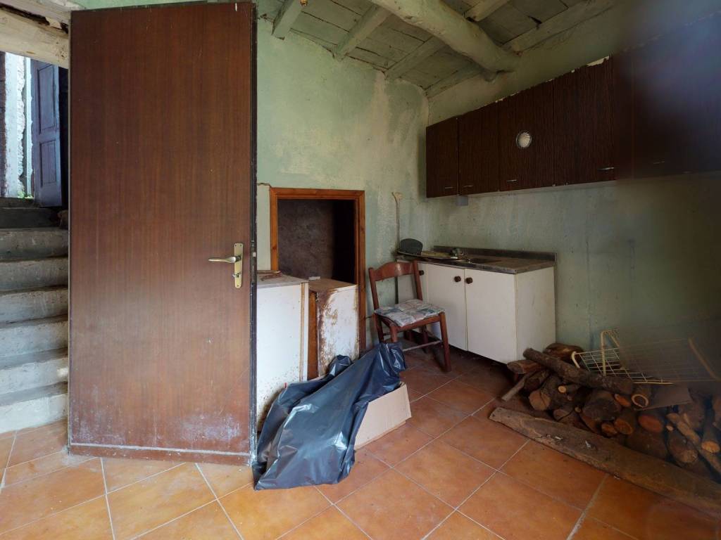 Casa indipendente a Fabbriche di vergemoli in via grotte, 10 - Foto 4