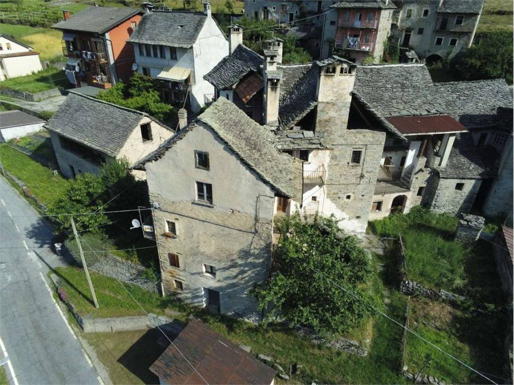 Casa indipendente a Montecrestese in Frazione Naviledo, 9 - Foto 2