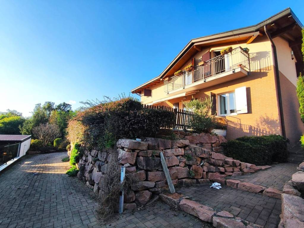 Villa a Venegono inferiore in Via Fratelli Bandiera, 7 - Foto 4
