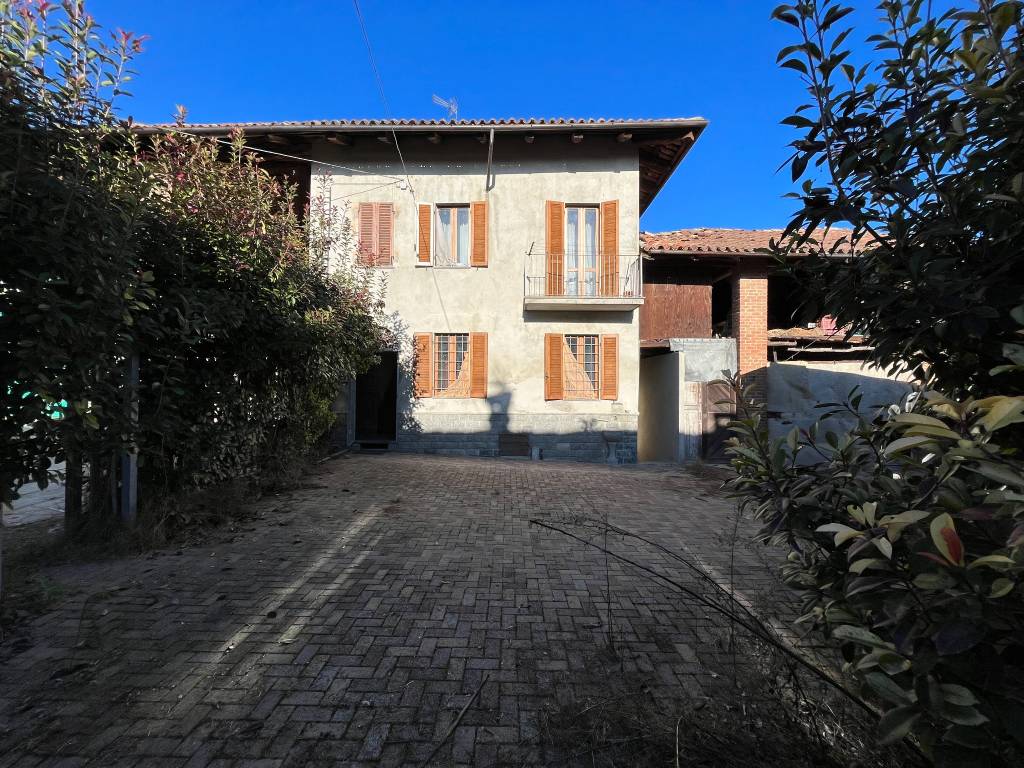 Casa indipendente a Montiglio monferrato in Via Generale Guasco, 64 - Foto 2
