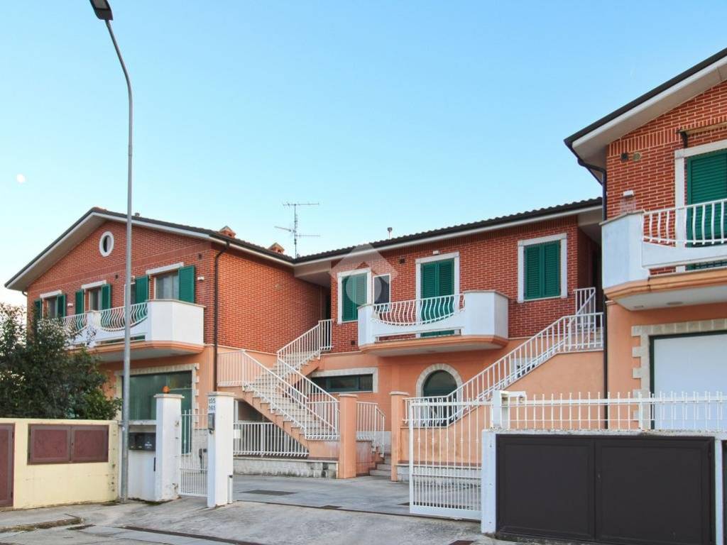 Immobile a Porto sant'elpidio in Via I Maggio - Foto 2