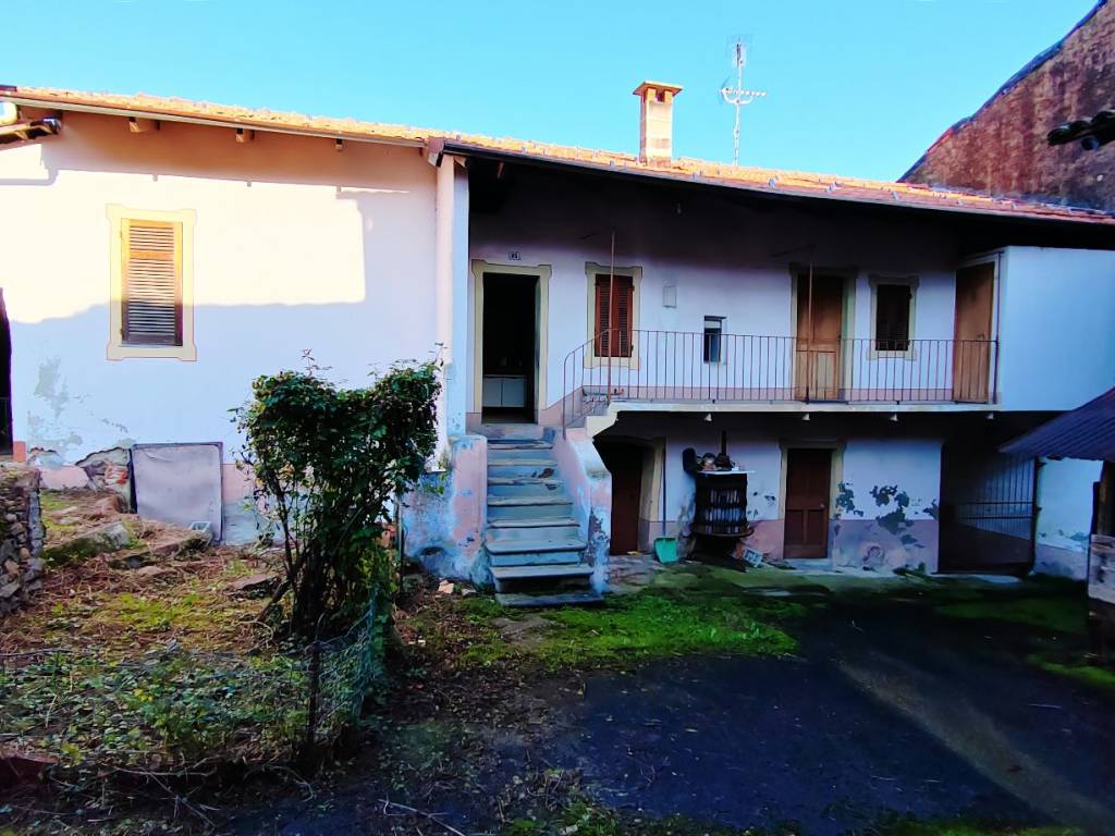Casa indipendente a Curino in Frazione San Nicolao - Foto 2