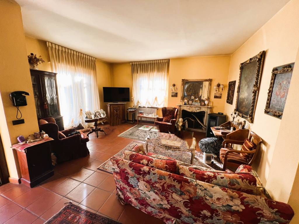 Villa a Bra in Strada Montenero, 39 - Foto 2