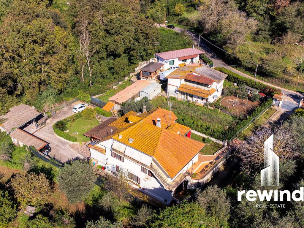 Villa a Aprilia in Via Amiata, 10 - Foto 2