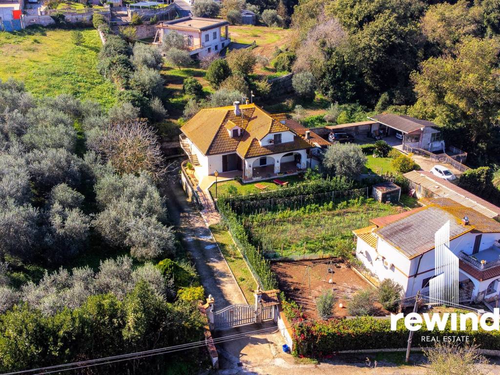 Villa a Aprilia in Via Amiata, 10 - Foto 3