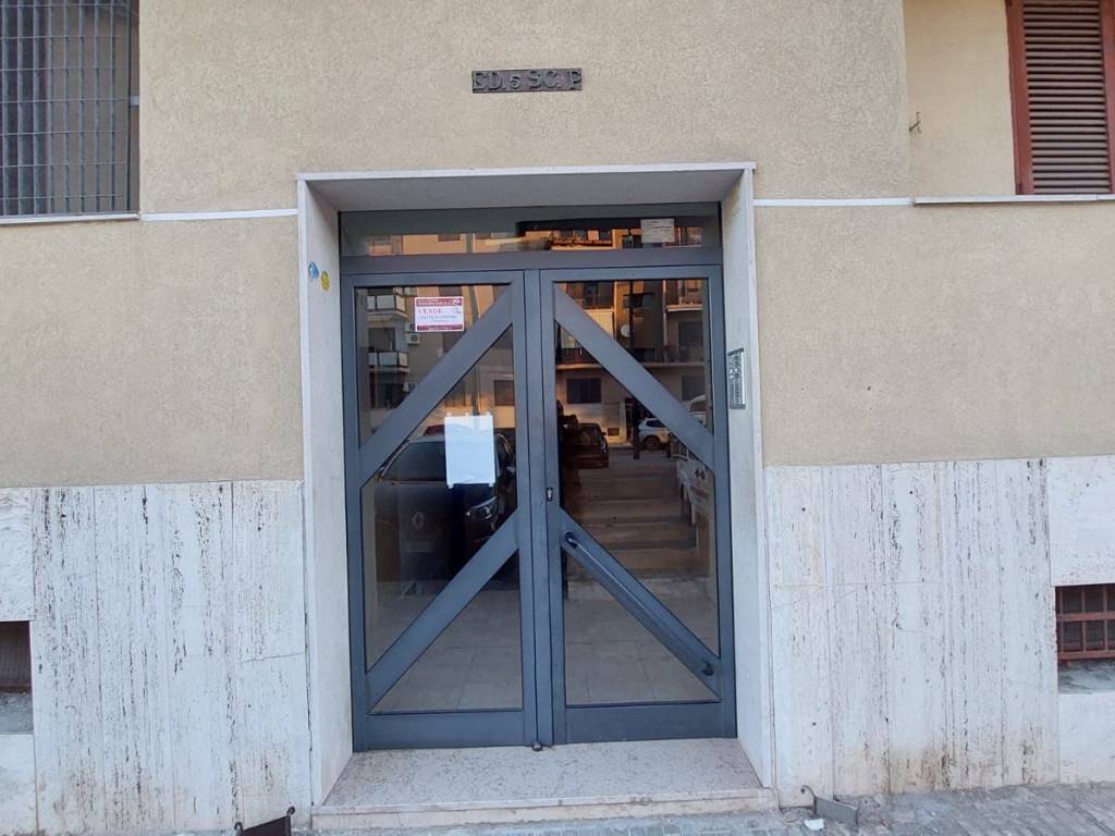 Appartamento a Taranto in Via Lago di Garda - Foto 2