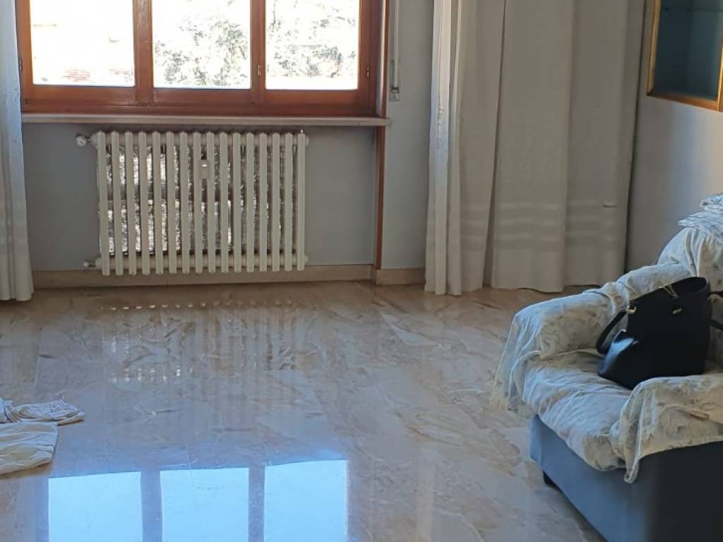 Appartamento a Alessandria in Viale Medaglie d'Oro - Foto 2