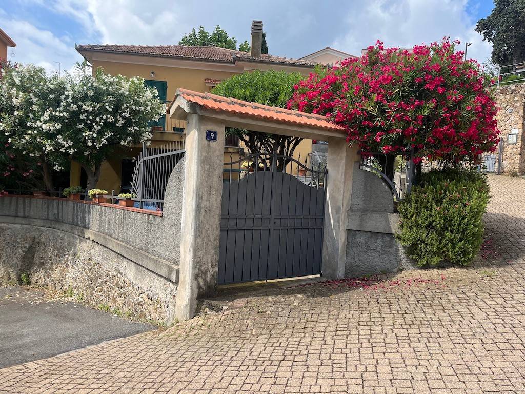 Villa a Spotorno in Via Imperia - Foto 2