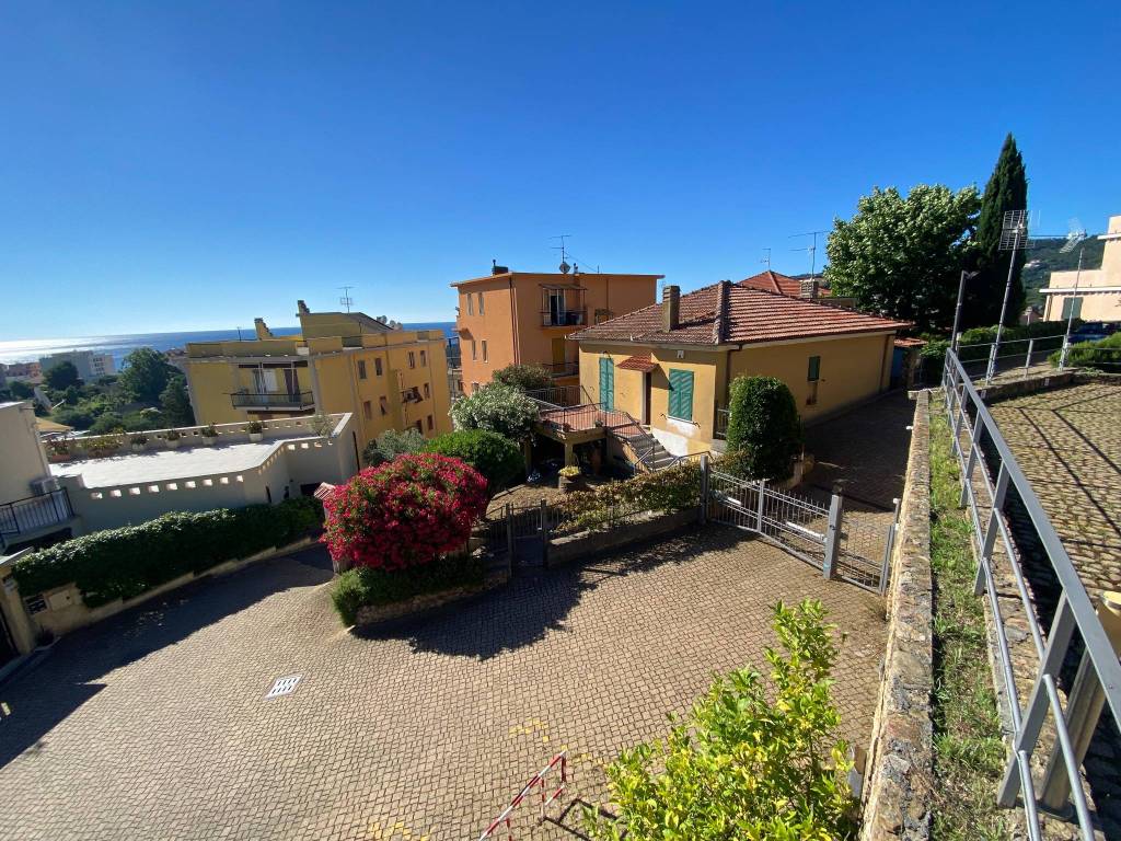 Villa a Spotorno in Via Imperia - Foto 3