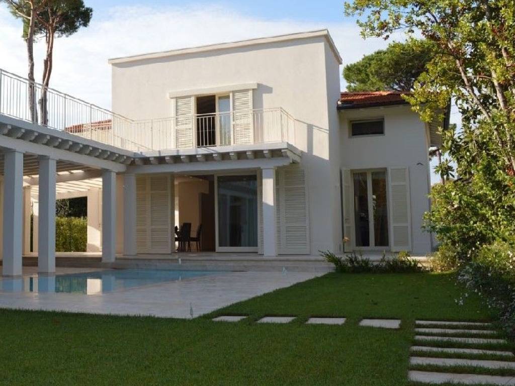 Villa a Pietrasanta in Via Umberto Maddalena - Foto 2