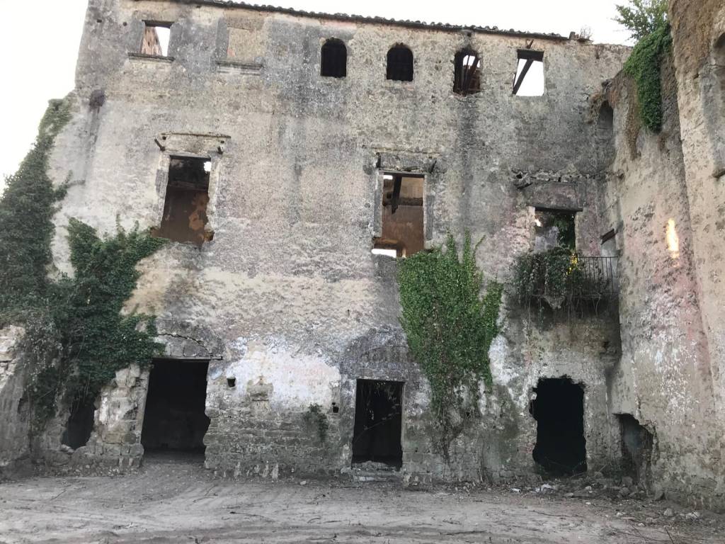 Palazzo / stabile a Teverola in Via Campanello, 7 - Foto 2