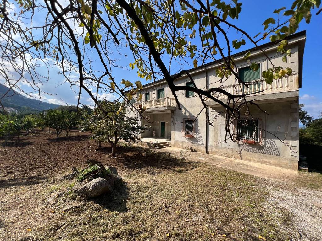 Villa a Vibo valentia in Via Nuova Strada Longobardi, 35 - Foto 3
