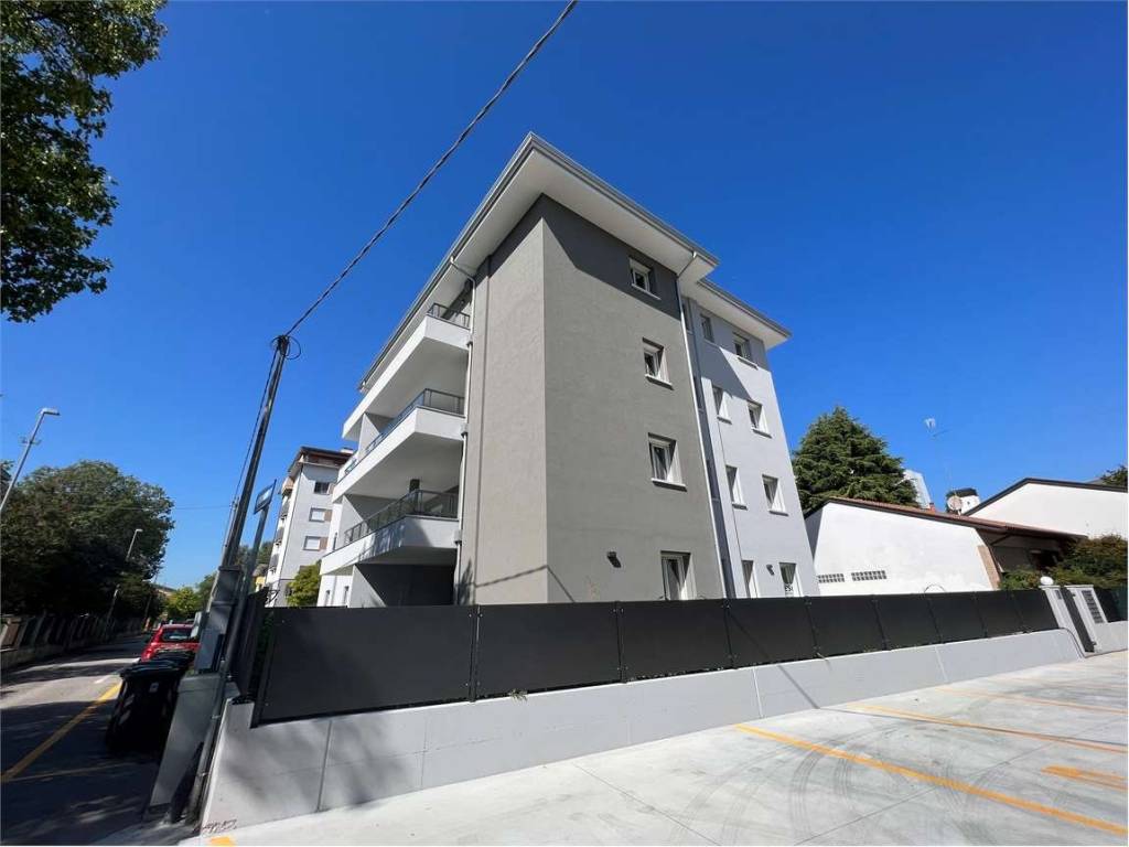 Appartamento a Pordenone in Via Candiani - Foto 3
