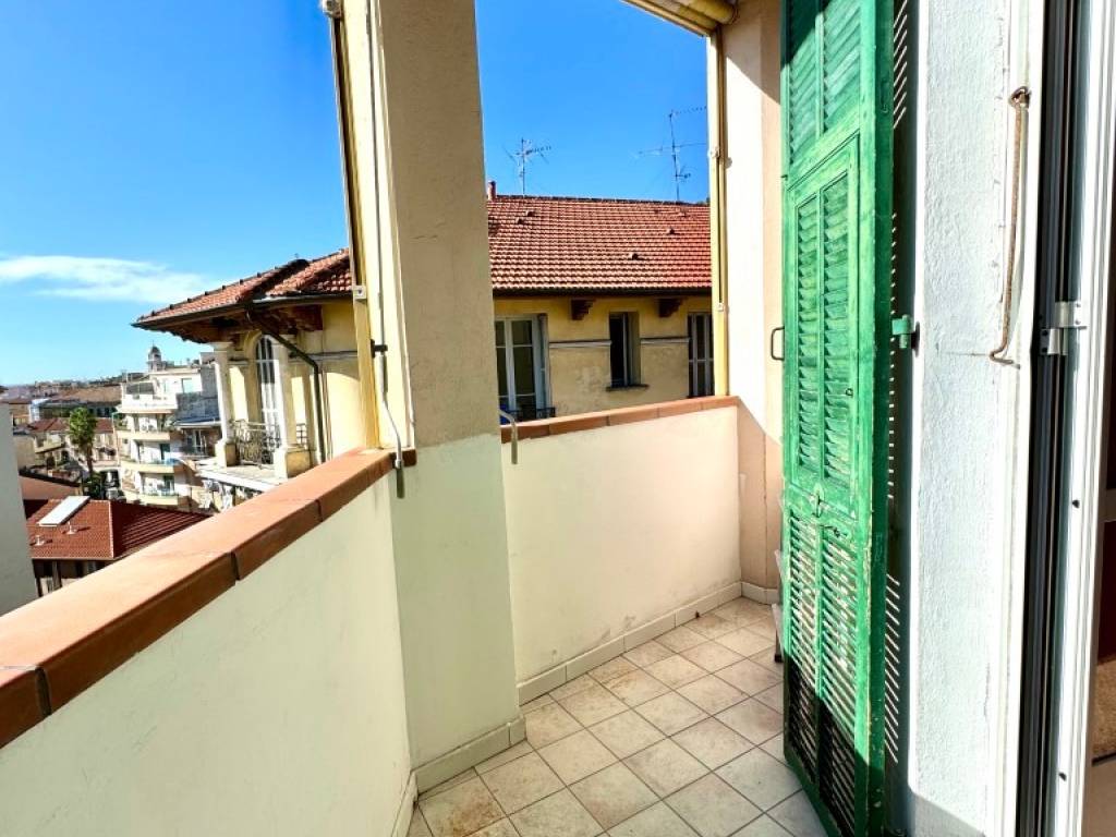 Appartamento a Sanremo in Via Zeffiro Massa, 2 - Foto 2