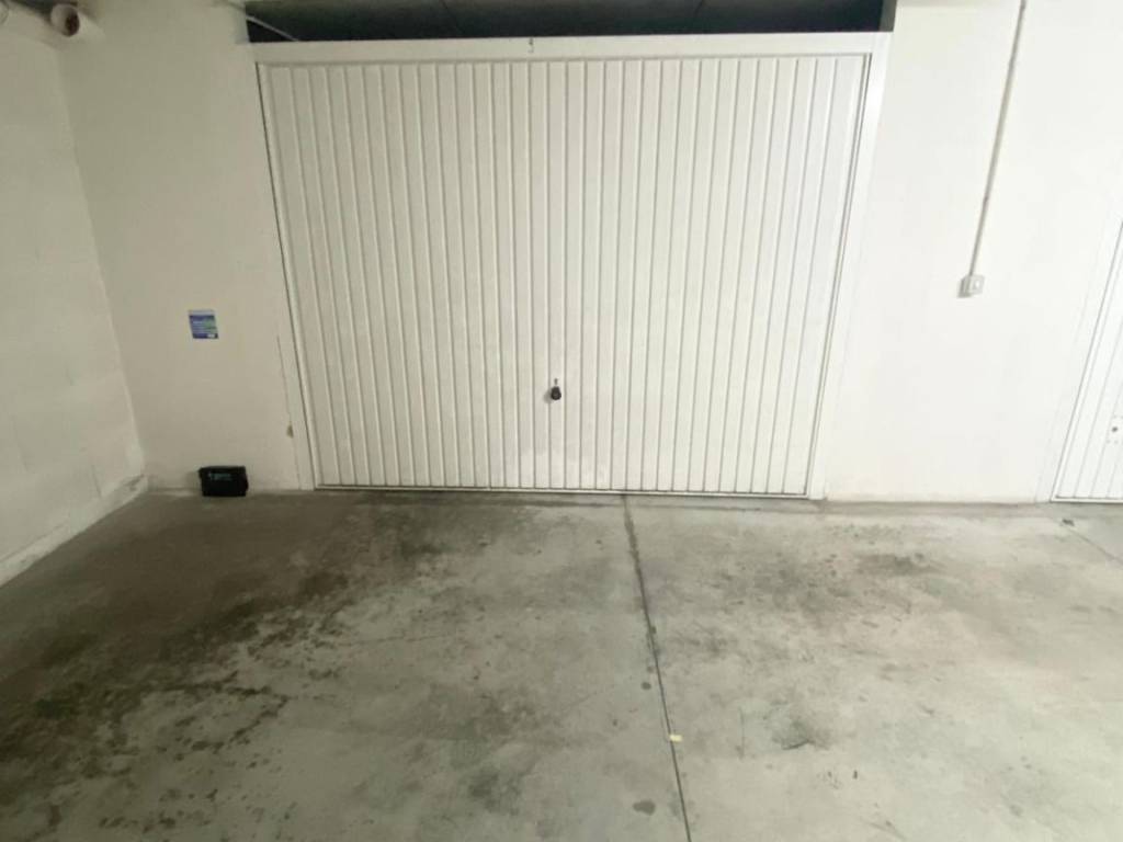 Box / garage a Pescara in Corso Vittorio Emanuele II, 340 - Foto 2