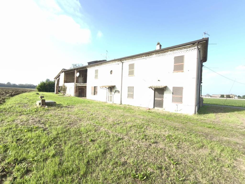 Rustico / casale a Carpaneto piacentino in Viale delle Rimembranze - Foto 2