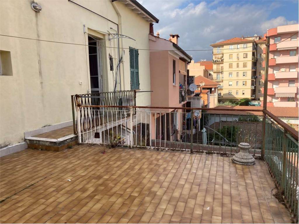 Appartamento a Albenga in Viale Pontelungo - Foto 2