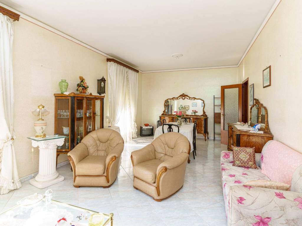 Appartamento a Lentini in Viale Riccardo da Lentini, 39bis, 96016 Lentini SR, Italia - Foto 2