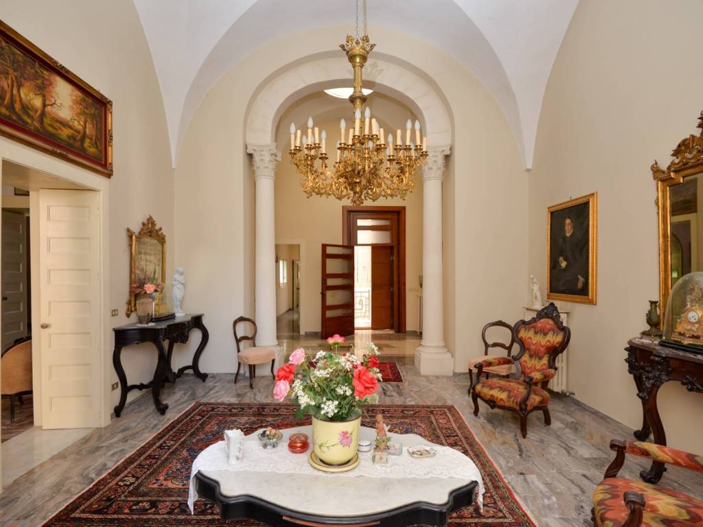 Palazzo / stabile a Lecce in Piazza Duomo - Foto 3
