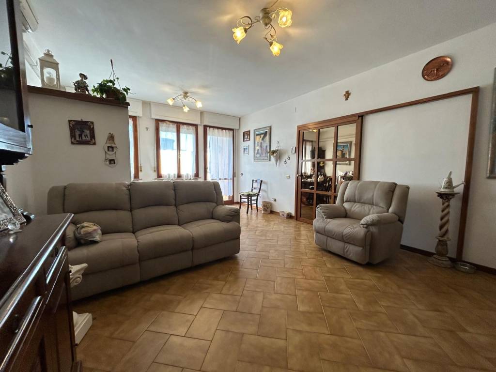 Appartamento a Cascina - Foto 2