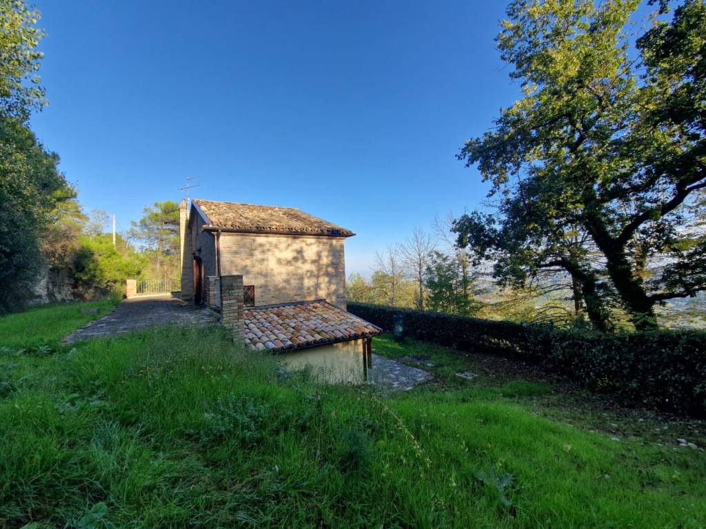 Rustico / casale a Montalto delle marche in Via San Giacomo della Marca - Foto 2