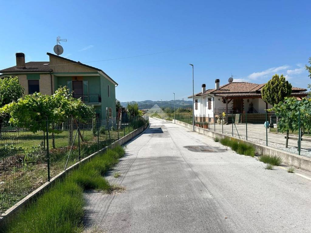 Terreno a Gubbio in Via Germania, 1 - Foto 2