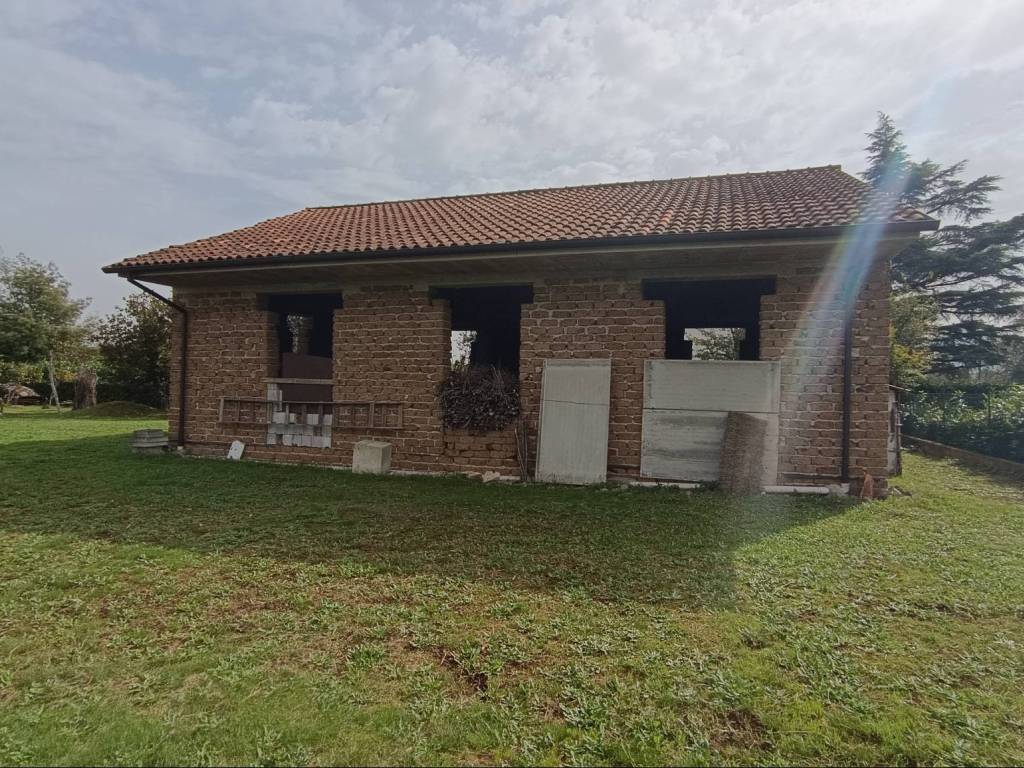 Rustico / casale a Ceccano in Via Fontana dei Piatti - Foto 2
